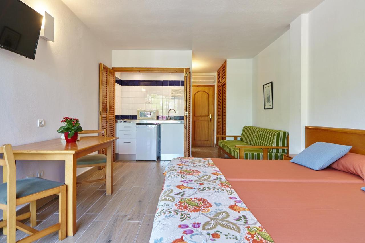 Apartamentos Ses Savines San Antonio  Ngoại thất bức ảnh